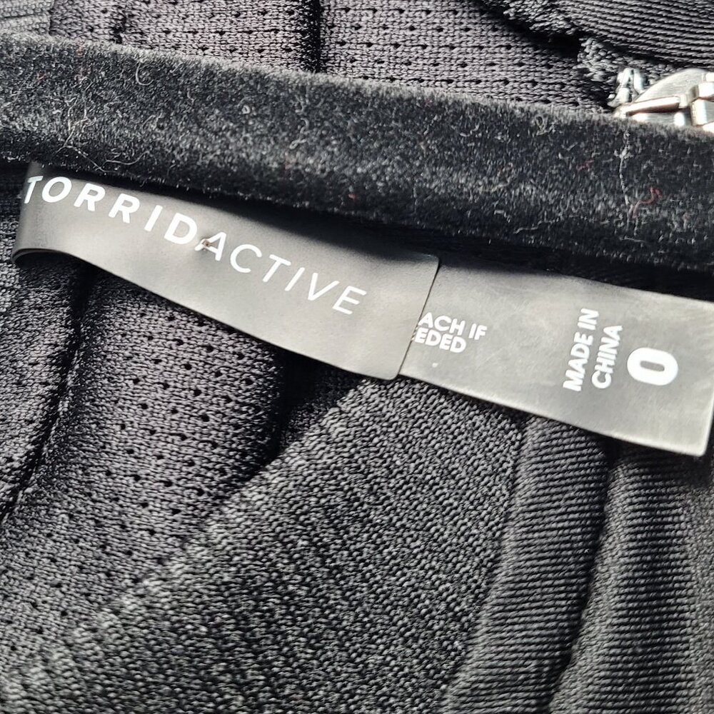 Torrid Active Full Zip Track Jacket Bomber Stripe Black White Size 0 Athleisure - Picture 3 of 13